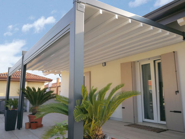 pergola addossata